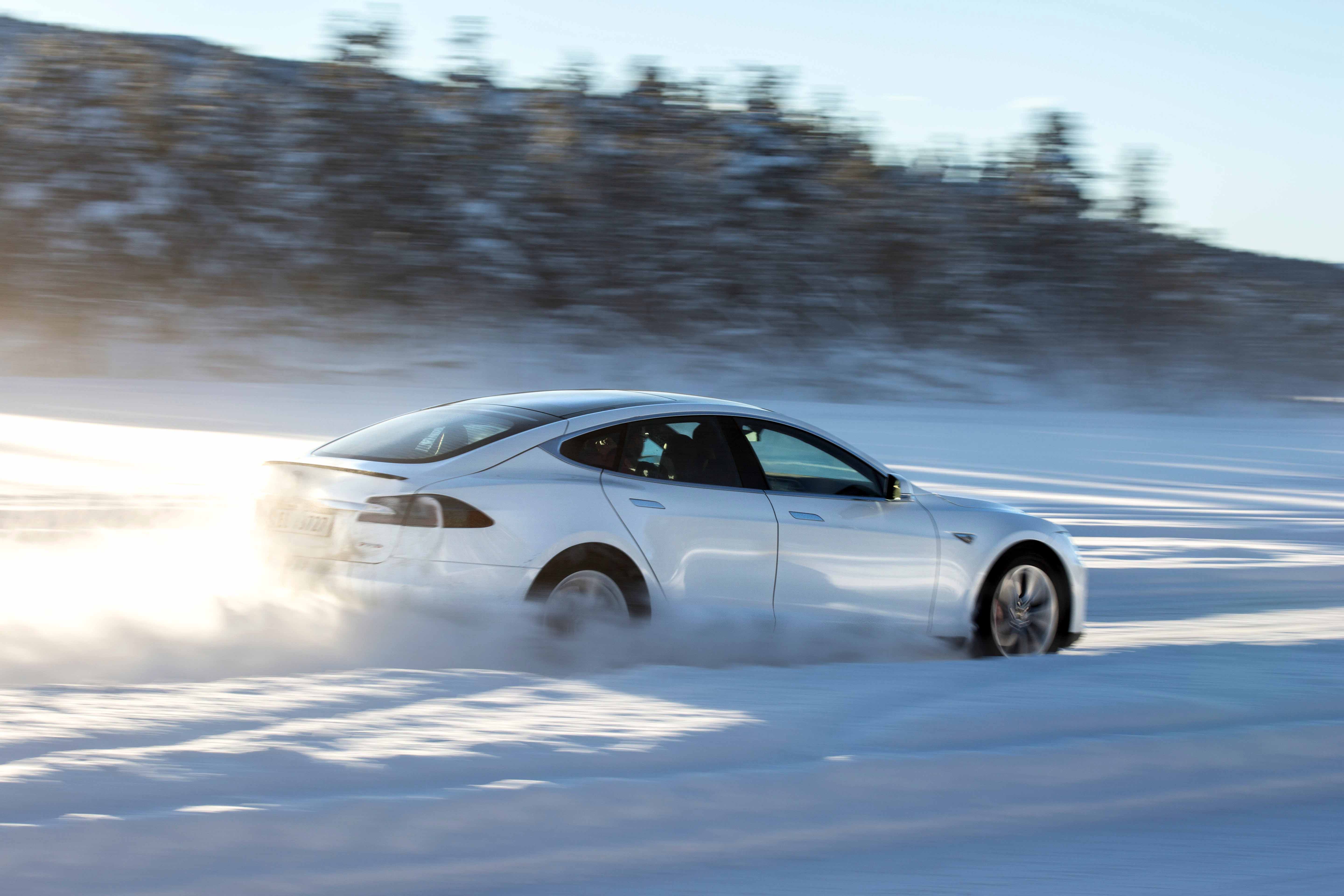 Pourquoi les véhicules électriques n’aiment pas du tout le froid